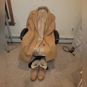 Set Uggs Size 8 Gap Coat M